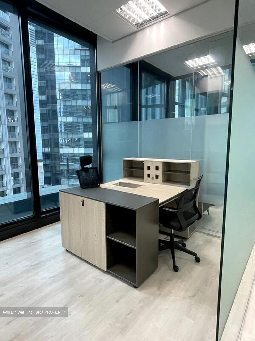Altez (D2), Office #521843111